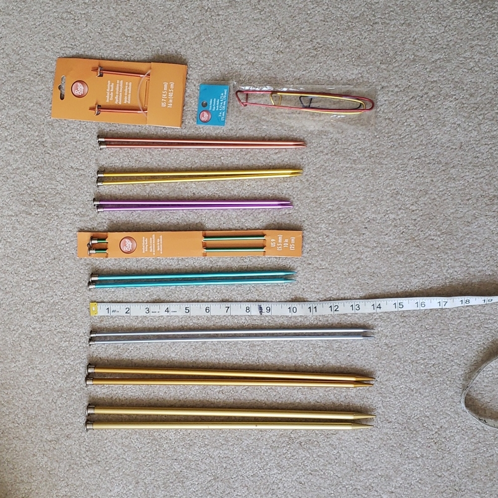 EUC Boye 8 Pairs Anodized Aluminum Knitting Needles + Boye 3 Stitch Holders